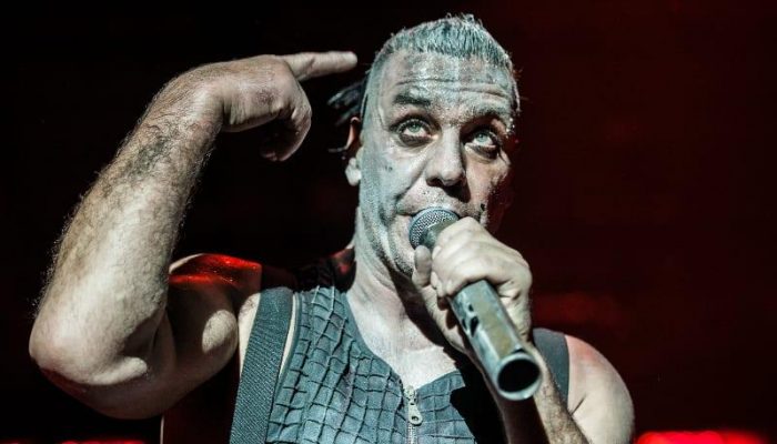 Till Lindemann Rammsteinn chorý, no negatívny na Covid 19